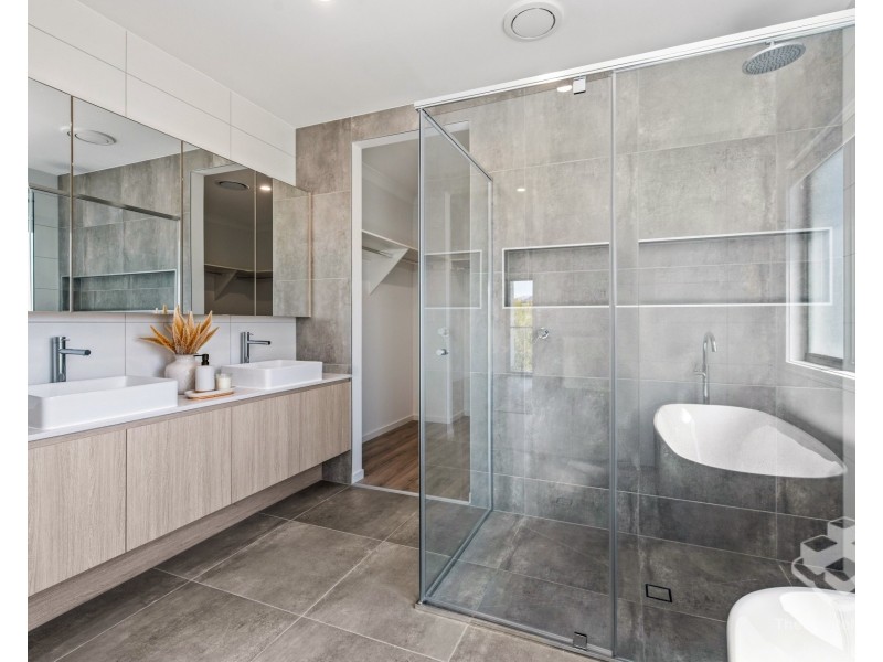 39 Santa Monica Boulevard, Hope Island QLD 4212