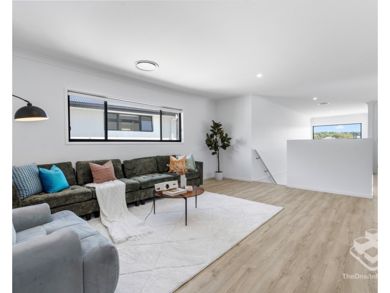 39 Santa Monica Boulevard, Hope Island QLD 4212