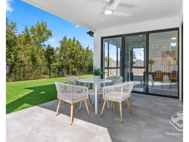 39 Santa Monica Boulevard, Hope Island QLD 4212
