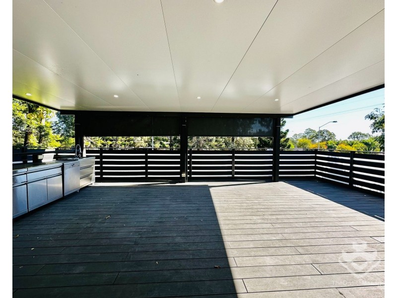 8 Bridgnorth Street, Carindale QLD 4152