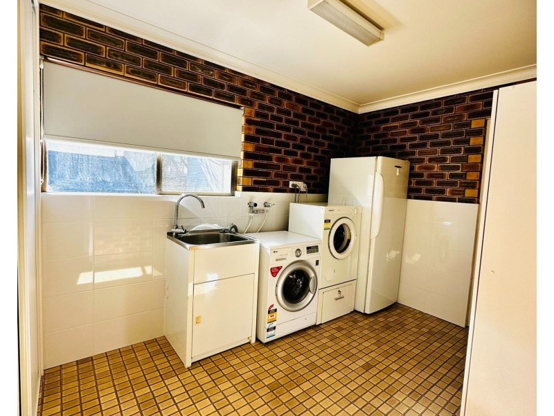 8 Bridgnorth Street, Carindale QLD 4152
