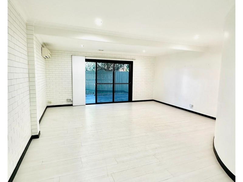 8 Bridgnorth Street, Carindale QLD 4152