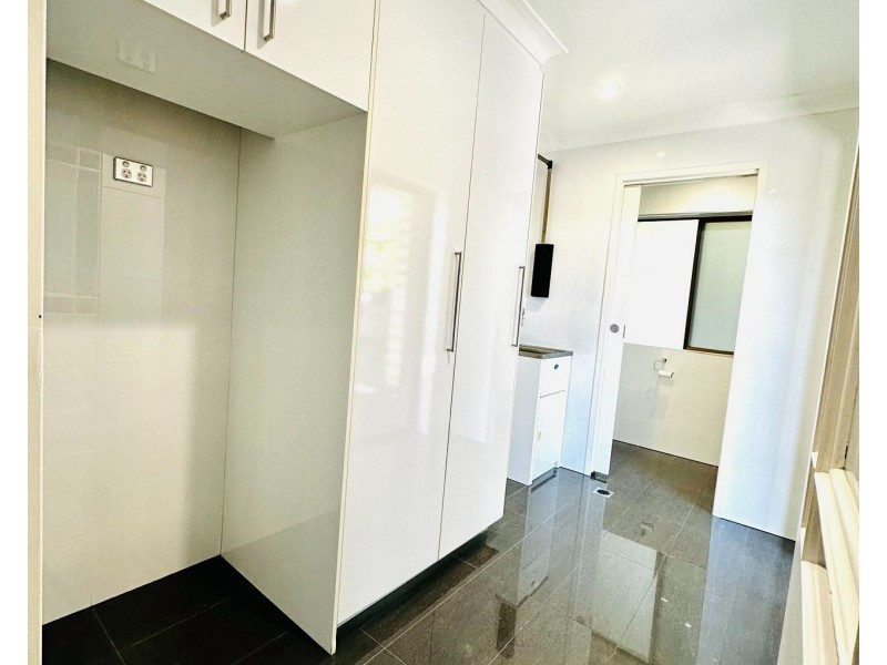 8 Bridgnorth Street, Carindale QLD 4152