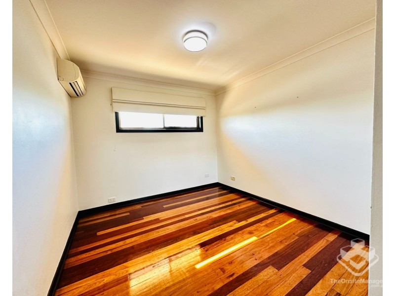 8 Bridgnorth Street, Carindale QLD 4152