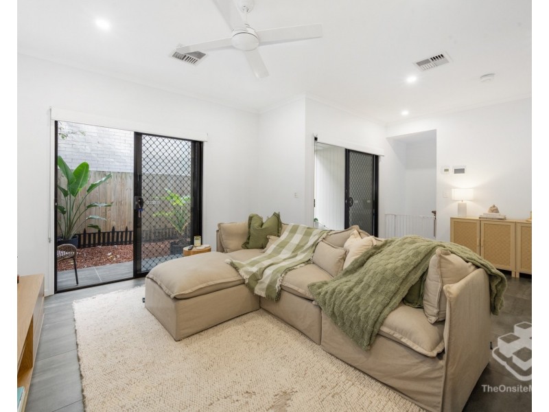 ID:21193733/33 Henderson Road, Everton Hills QLD 4053