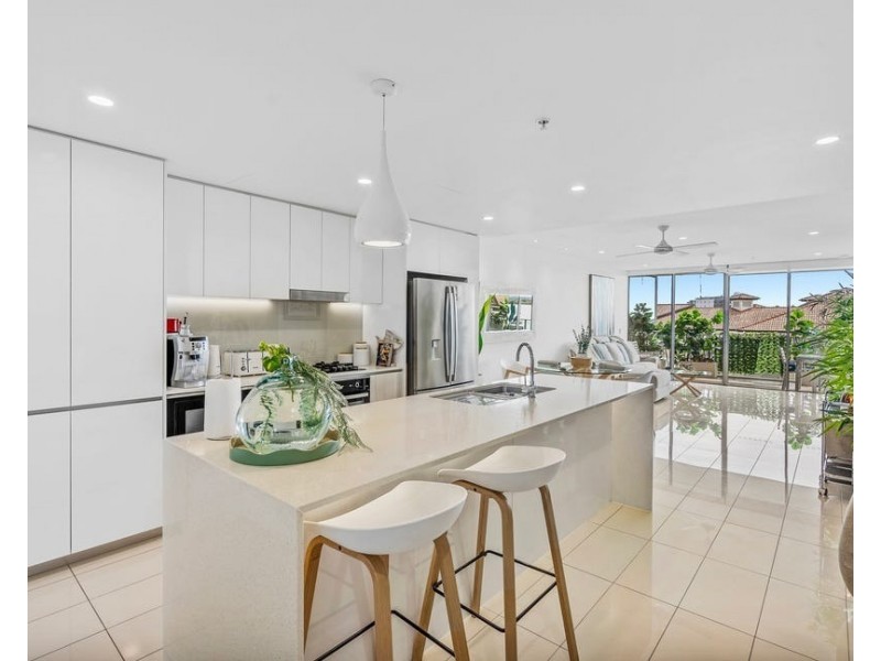 ID:21193743/388 Marine Parade, Labrador QLD 4215