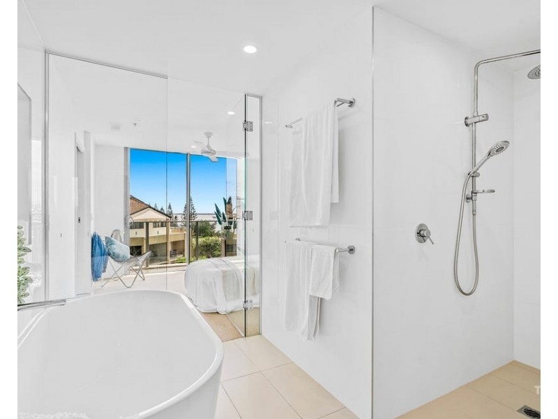 ID:21193743/388 Marine Parade, Labrador QLD 4215