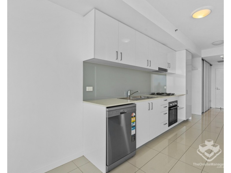 809/17 Bath Street, Labrador QLD 4215
