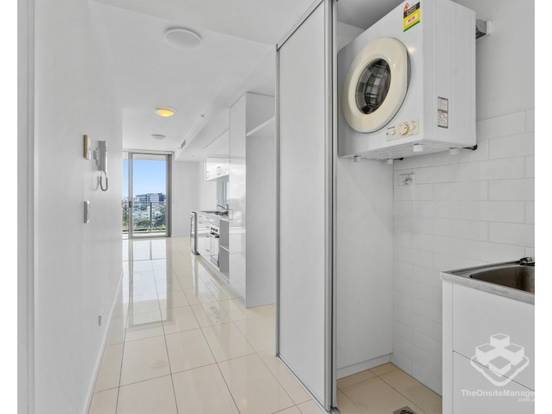 809/17 Bath Street, Labrador QLD 4215