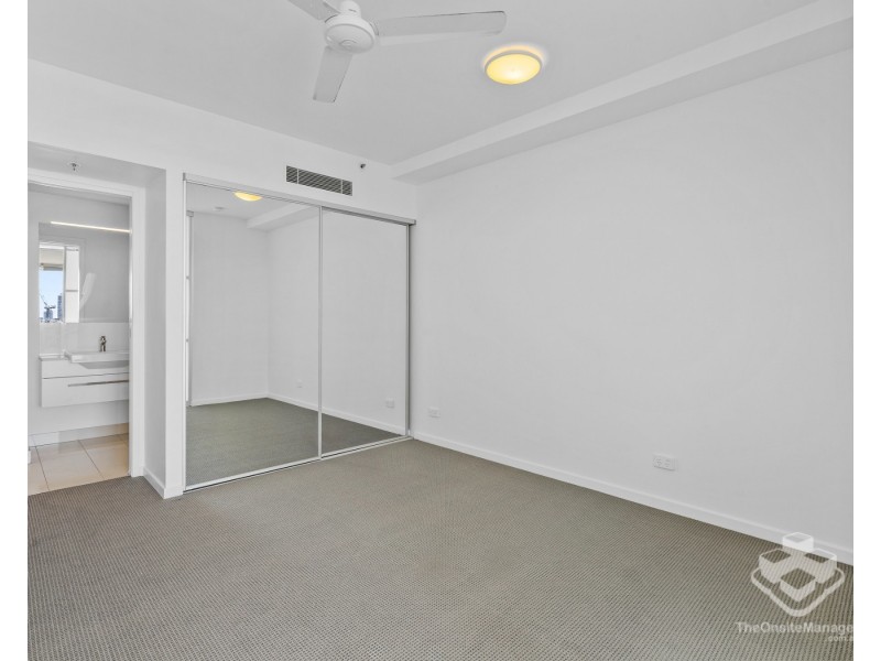 809/17 Bath Street, Labrador QLD 4215