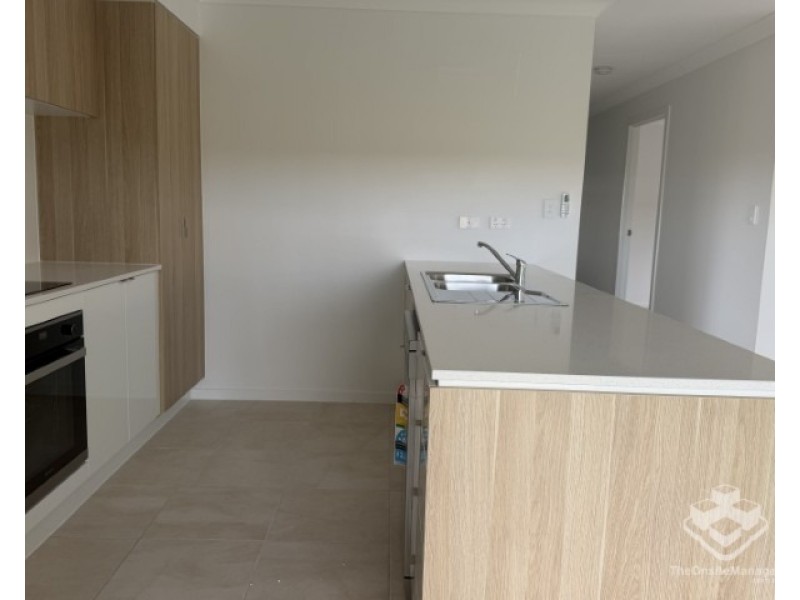 18 Evi Circuit, Pialba QLD 4655
