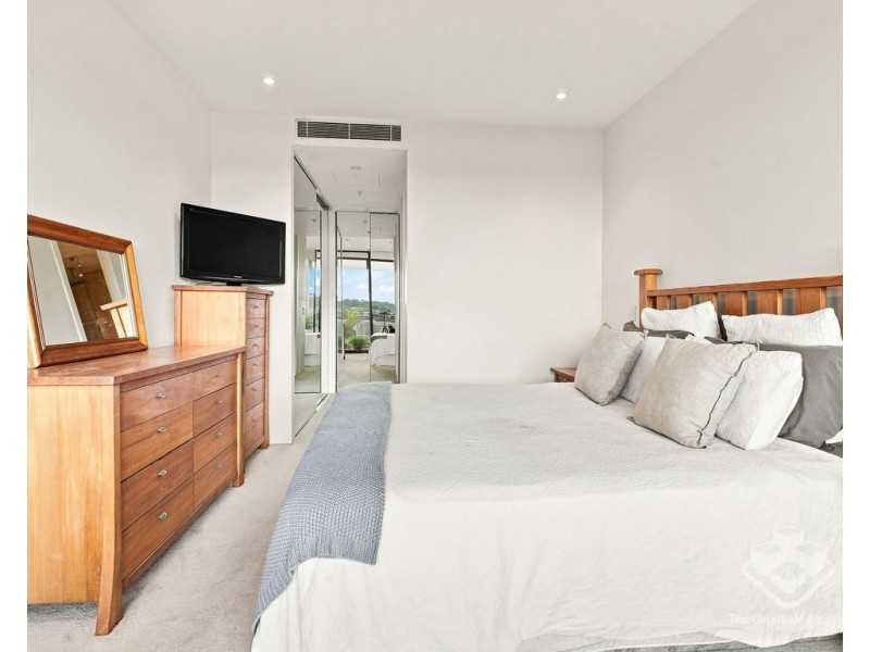 ID:21193928/1 Marina Drive, Benowa QLD 4217