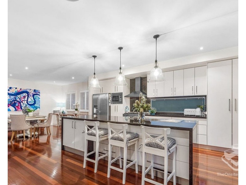 112 Watson Street, Camp Hill QLD 4152