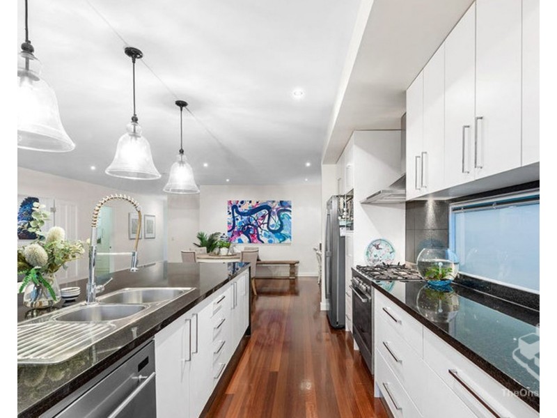 112 Watson Street, Camp Hill QLD 4152