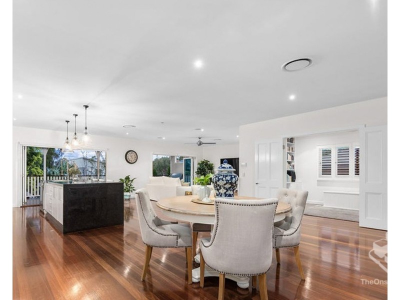 112 Watson Street, Camp Hill QLD 4152