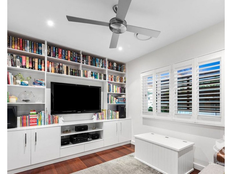112 Watson Street, Camp Hill QLD 4152