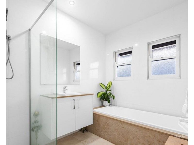 112 Watson Street, Camp Hill QLD 4152
