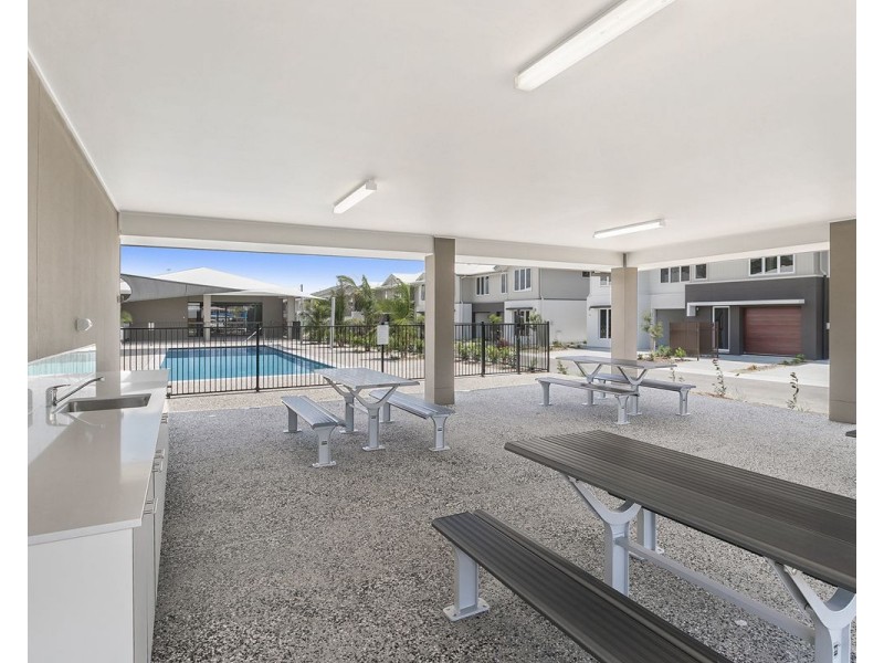 132/370 Gainsborough Drive, Pimpama QLD 4209