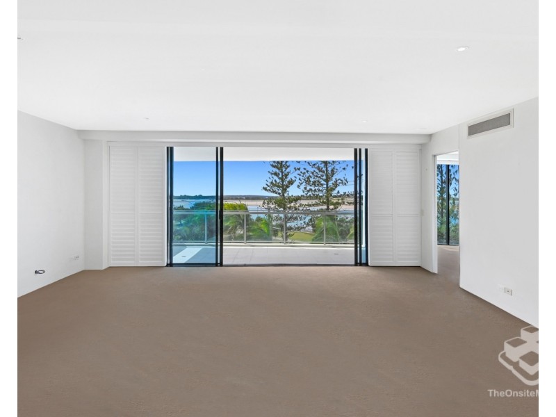 ID:21194303/230 Marine Parade, Labrador QLD 4215