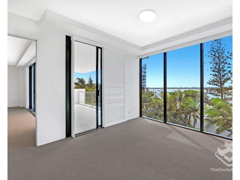 ID:21194303/230 Marine Parade, Labrador QLD 4215
