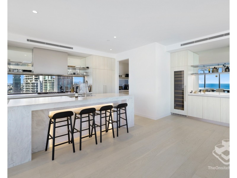 20/2 Charles Avenue, Broadbeach QLD 4218