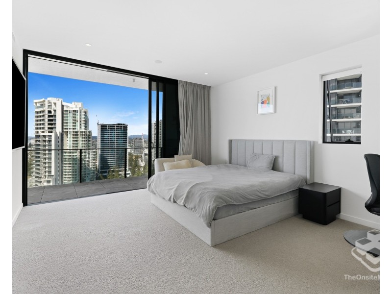 20/2 Charles Avenue, Broadbeach QLD 4218