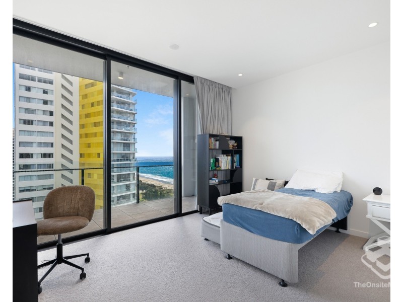20/2 Charles Avenue, Broadbeach QLD 4218