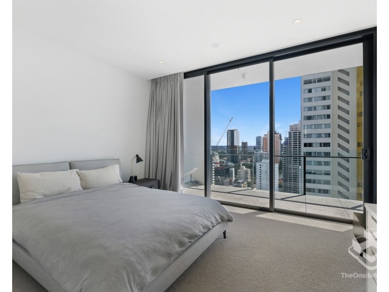 20/2 Charles Avenue, Broadbeach QLD 4218