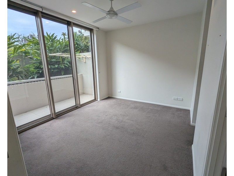 101/5 Chester Terrace, Southport QLD 4215
