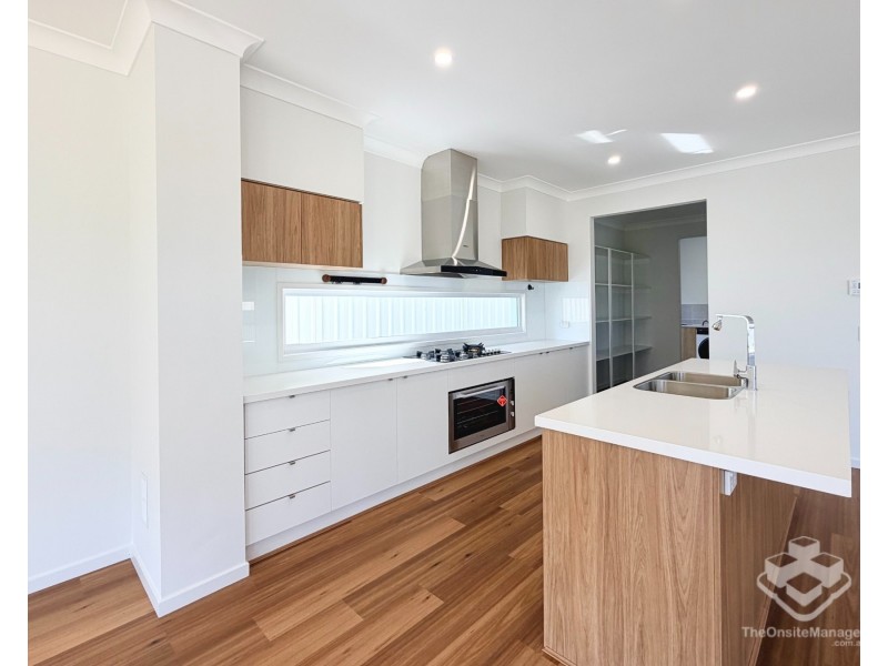 54 Miles Platting Road, Eight Mile Plains QLD 4113