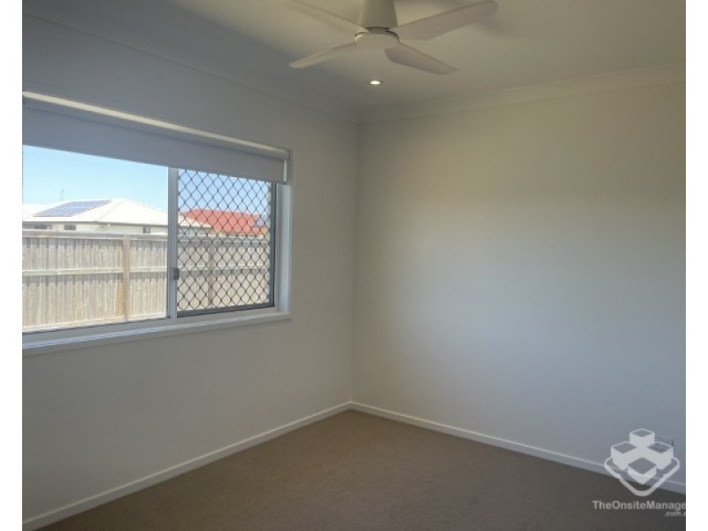8 Lady Elliot Crescent, Eli Waters QLD 4655