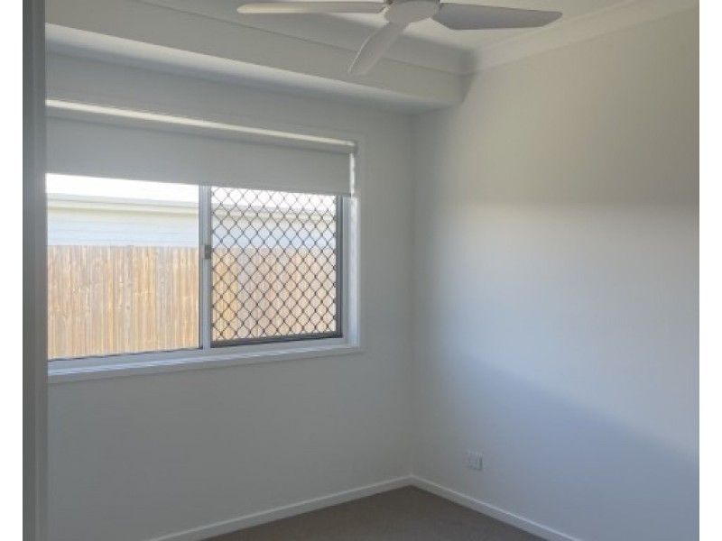 8 Lady Elliot Crescent, Eli Waters QLD 4655