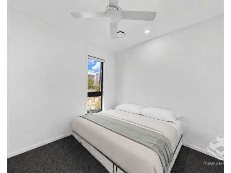 8 Lawrence Lyons place, Kenmore QLD 4069