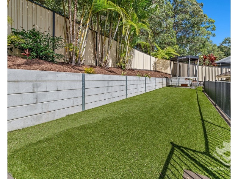 5 Lowe Court, Maudsland QLD 4210