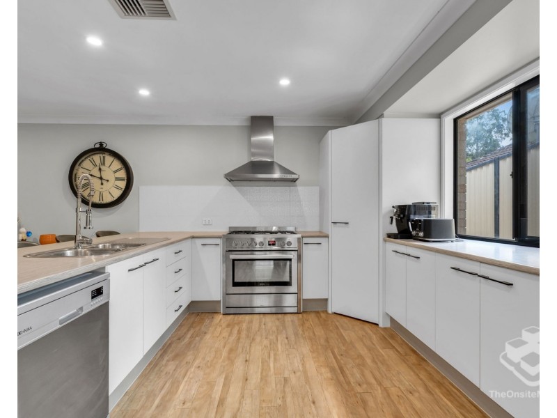 5 Lowe Court, Maudsland QLD 4210