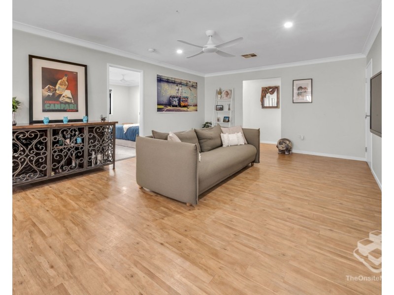 5 Lowe Court, Maudsland QLD 4210