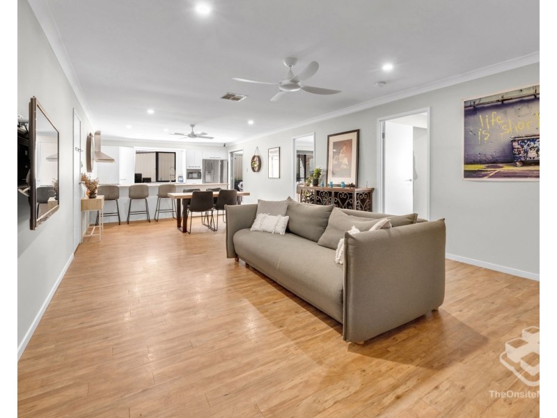 5 Lowe Court, Maudsland QLD 4210