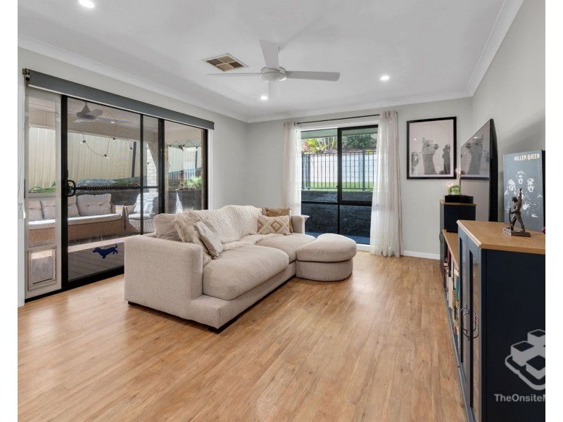 5 Lowe Court, Maudsland QLD 4210