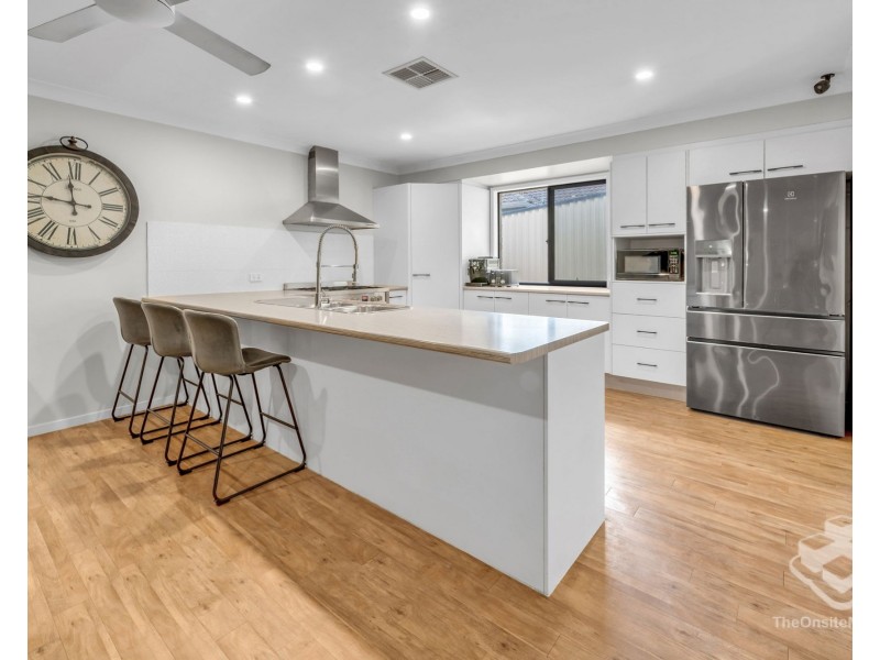 5 Lowe Court, Maudsland QLD 4210