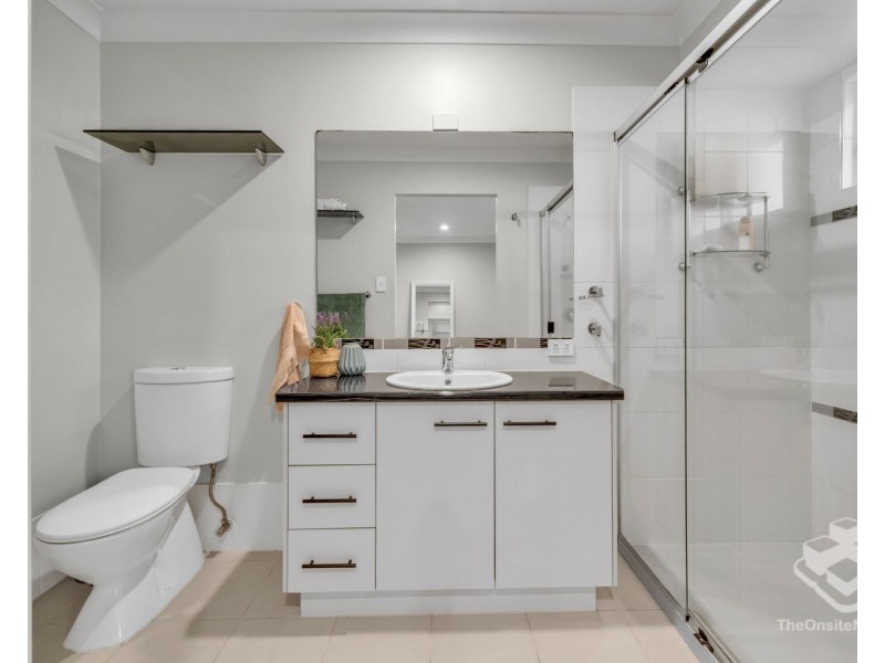 5 Lowe Court, Maudsland QLD 4210