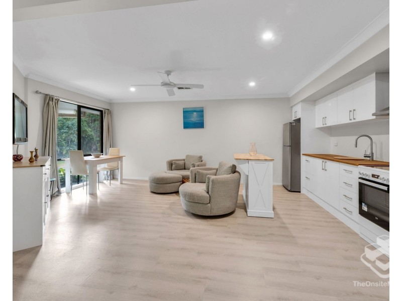 5 Lowe Court, Maudsland QLD 4210