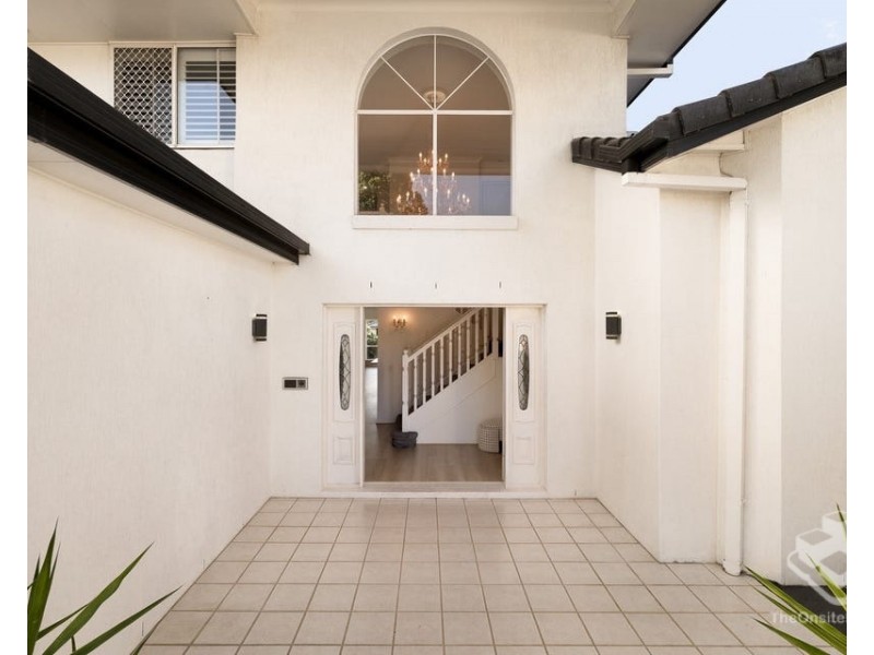 11 Carrington Place, Carindale QLD 4152