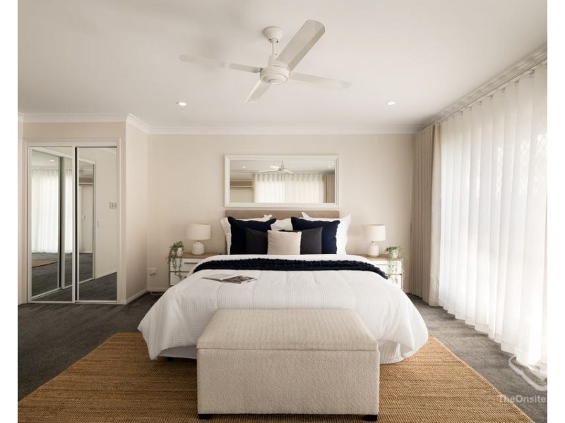 11 Carrington Place, Carindale QLD 4152