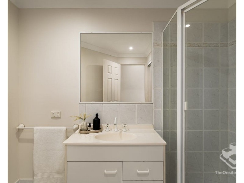 11 Carrington Place, Carindale QLD 4152