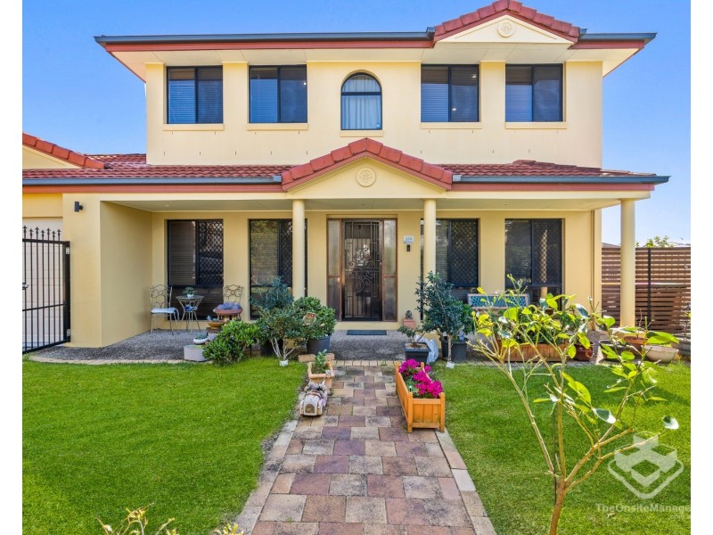 124 Crestwood Drive, Molendinar QLD 4214