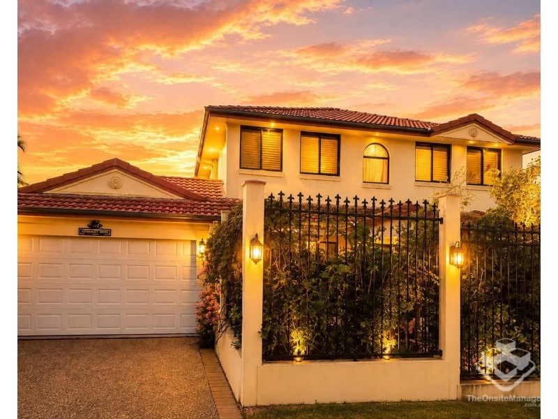 124 Crestwood Drive, Molendinar QLD 4214