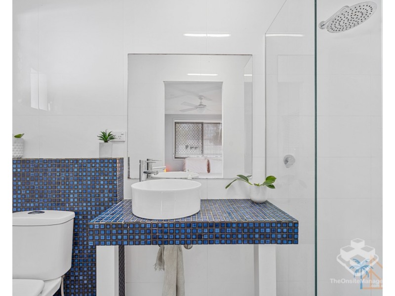 132 Oceanic Drive, Mermaid Waters QLD 4218
