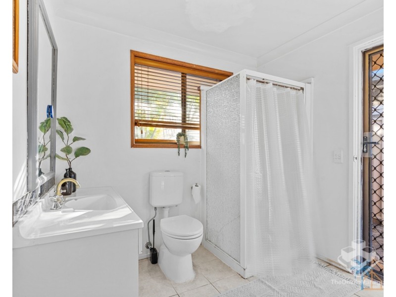 132 Oceanic Drive, Mermaid Waters QLD 4218