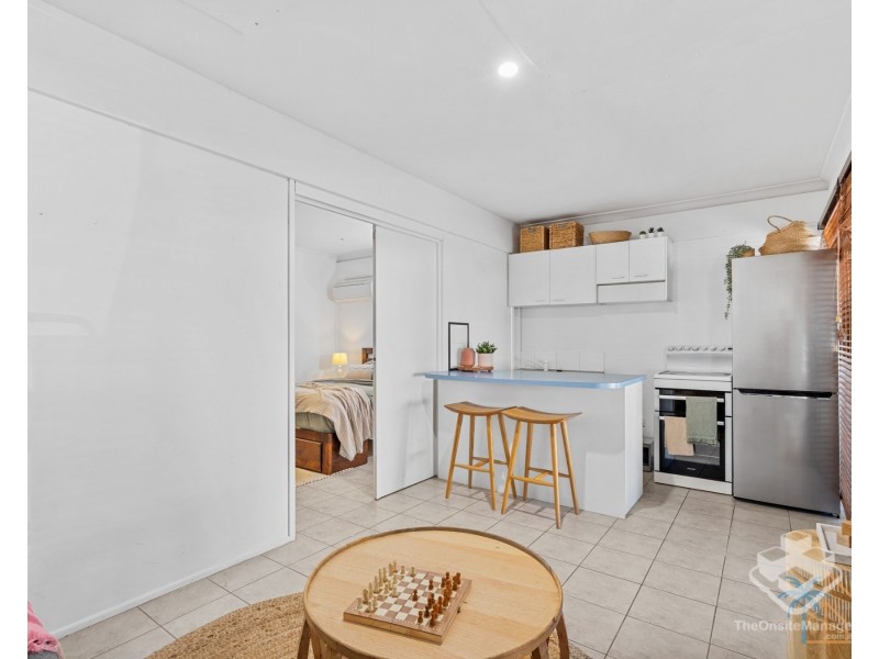 132 Oceanic Drive, Mermaid Waters QLD 4218