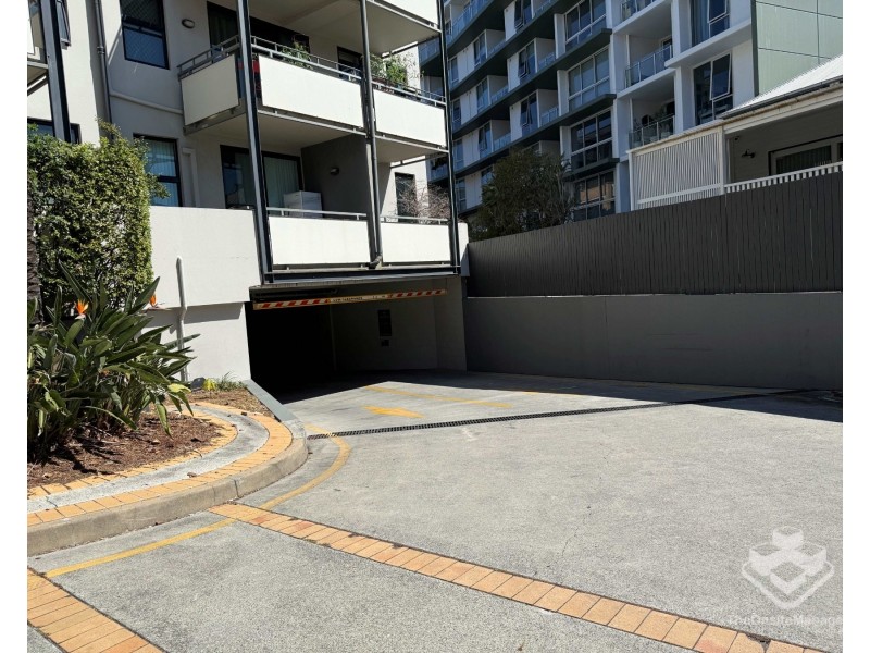 ID:21195114/139 Commercial Road, Teneriffe QLD 4005